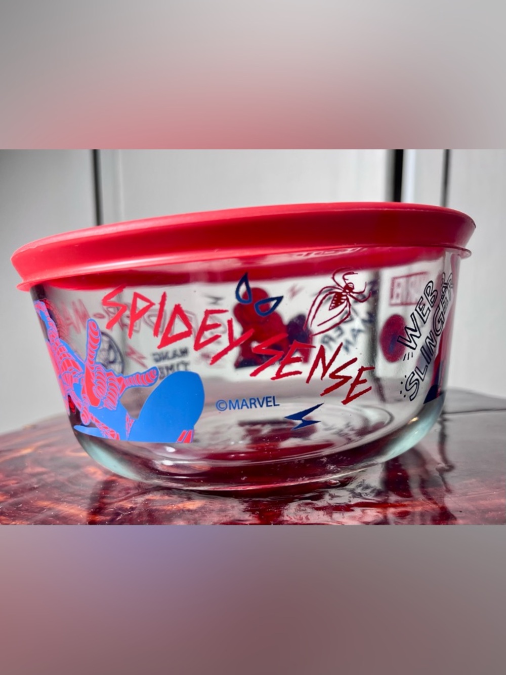 Pyrex Spider-Man Red & Blue Glass Storage Bowl - Picture 3 of 10